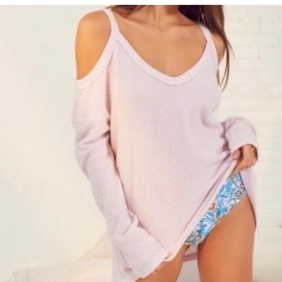 CLEARANCE✨ Out From Under Light Pink Cold Shoulder Thermal - Picture 2 of 7